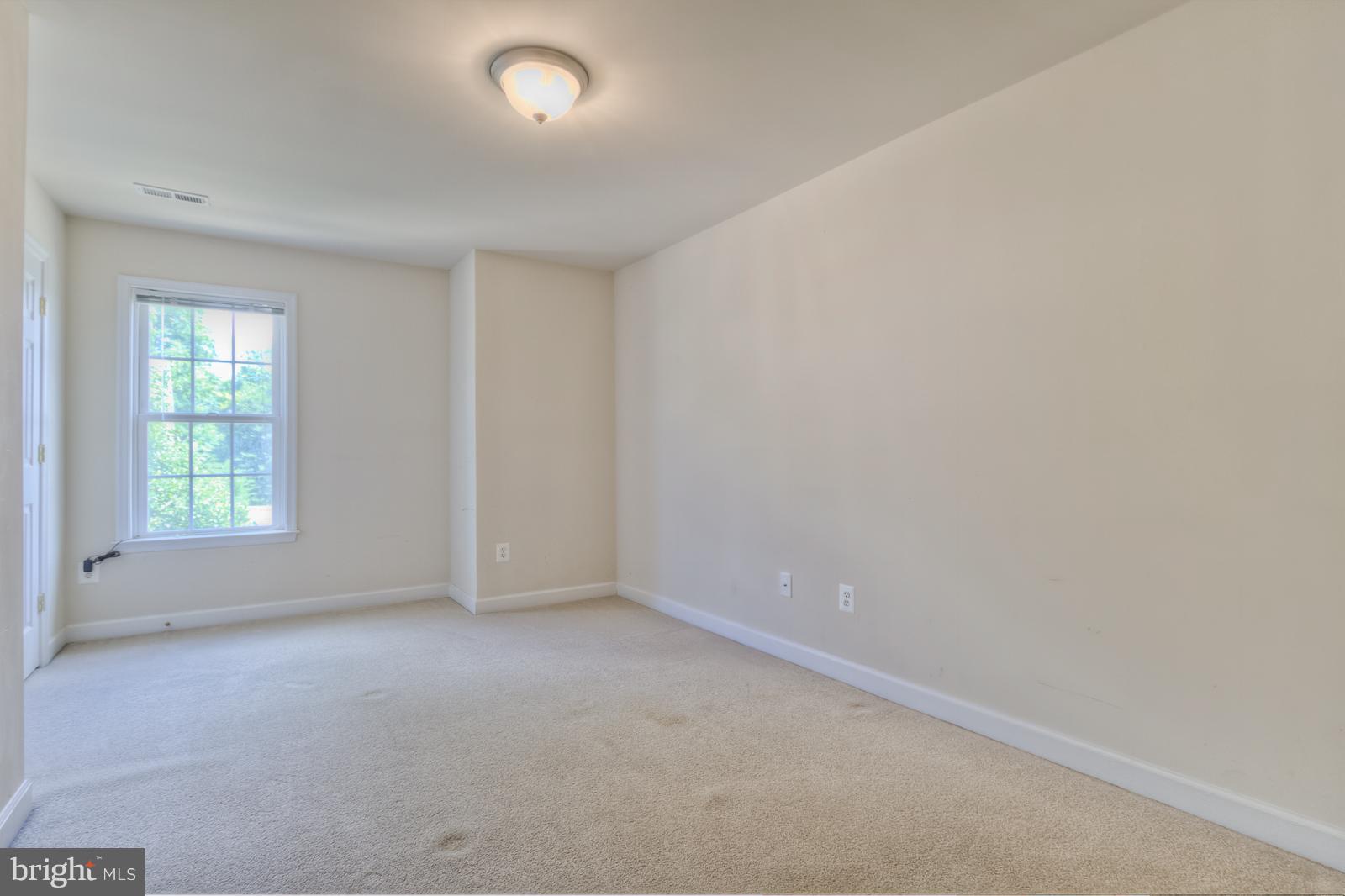 LEE'S CROSSING - Residential Lease