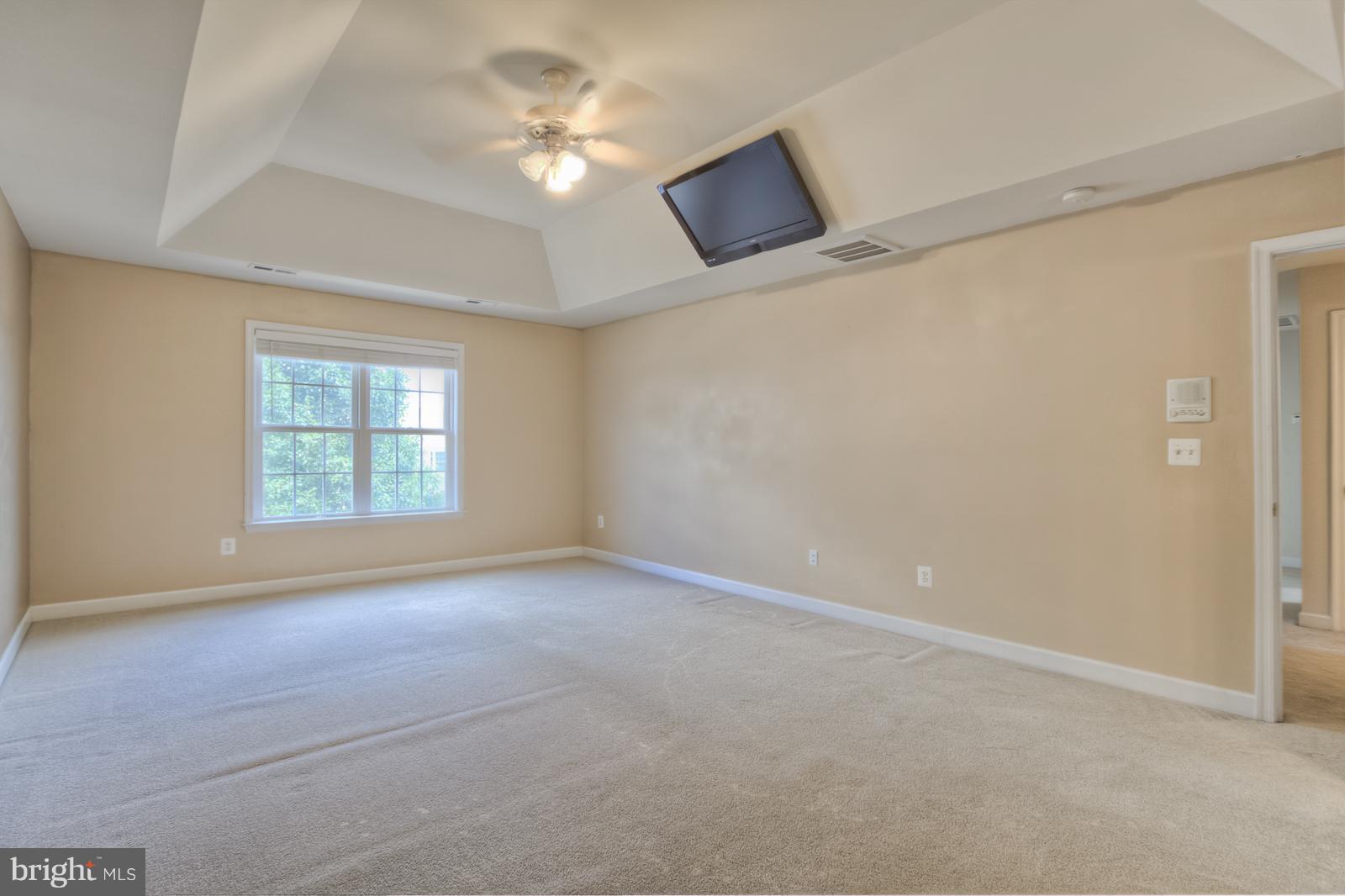 LEE'S CROSSING - Residential Lease