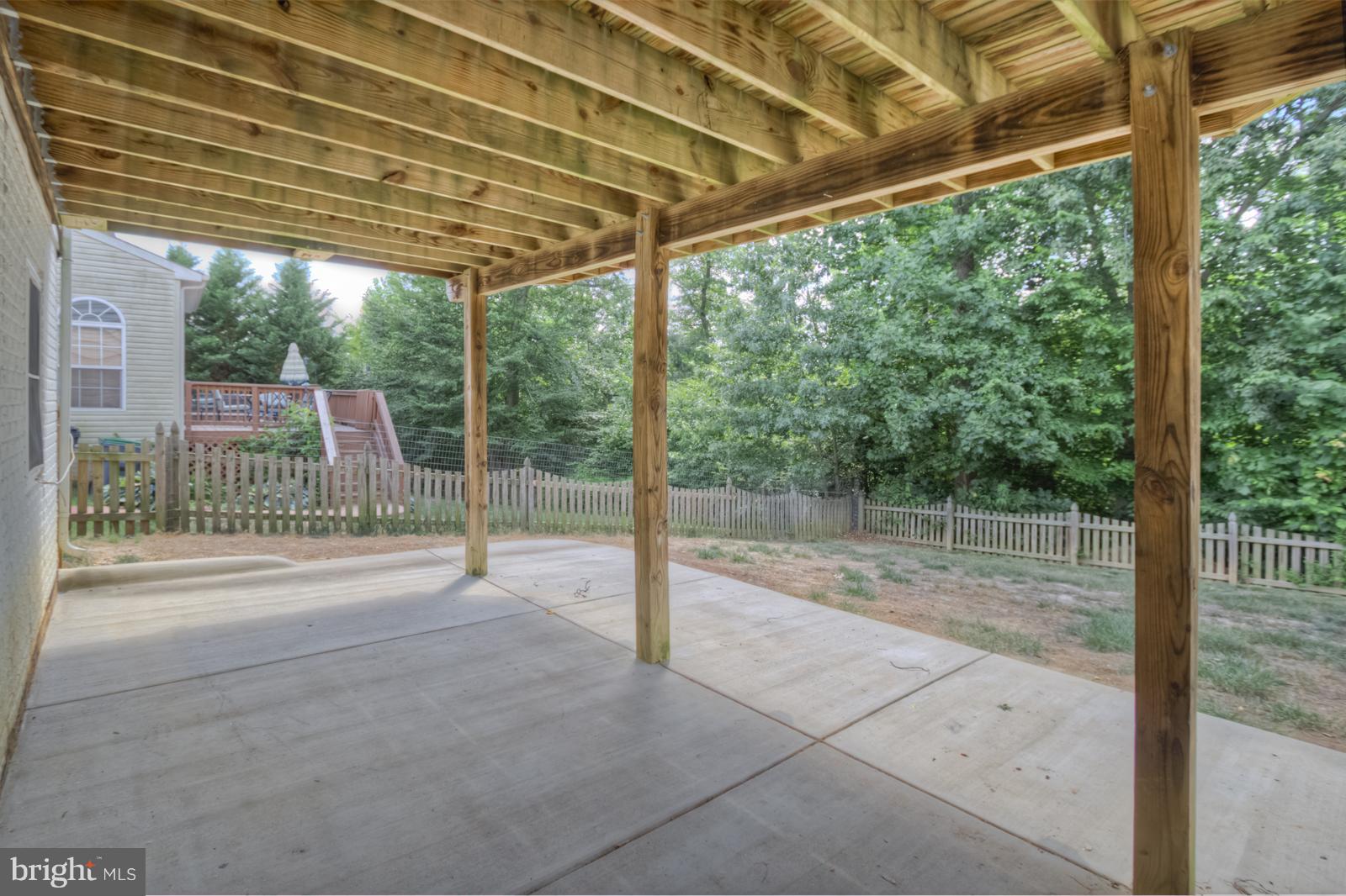 LEE'S CROSSING - Residential Lease