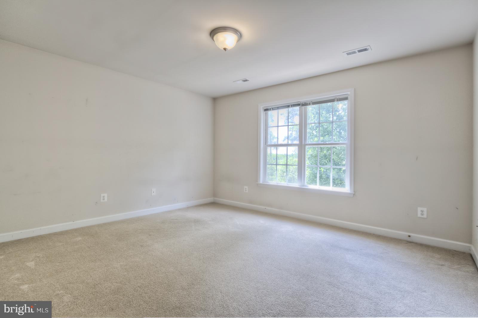 LEE'S CROSSING - Residential Lease