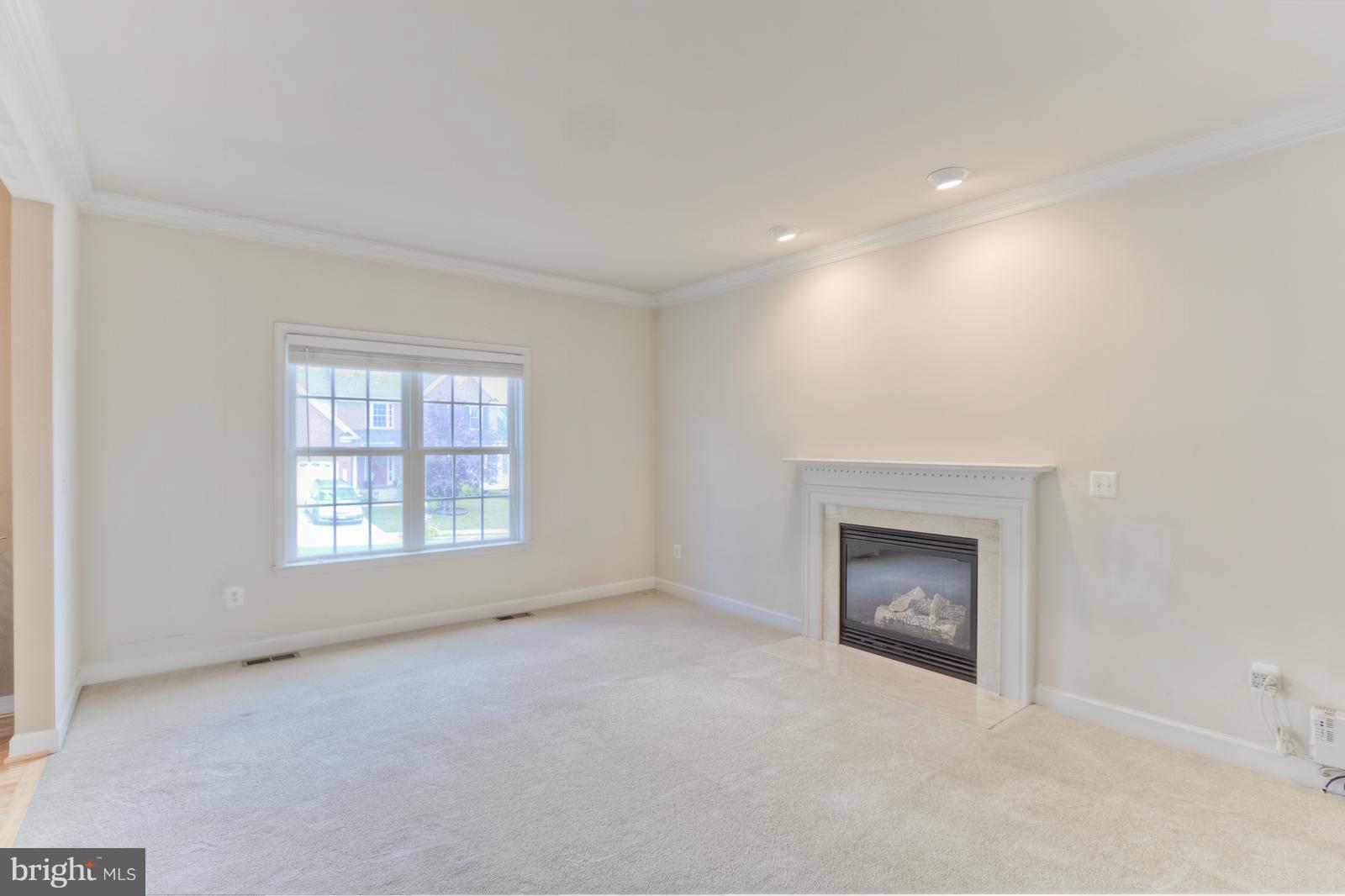 LEE'S CROSSING - Residential Lease