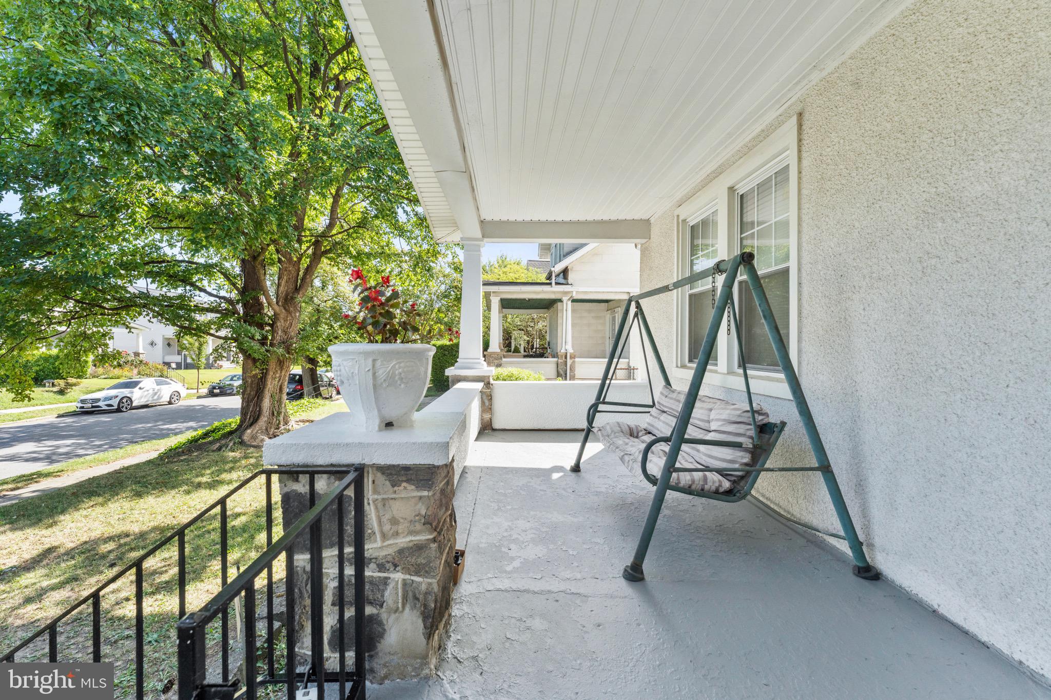 1715 LAKESIDE AVENUE
