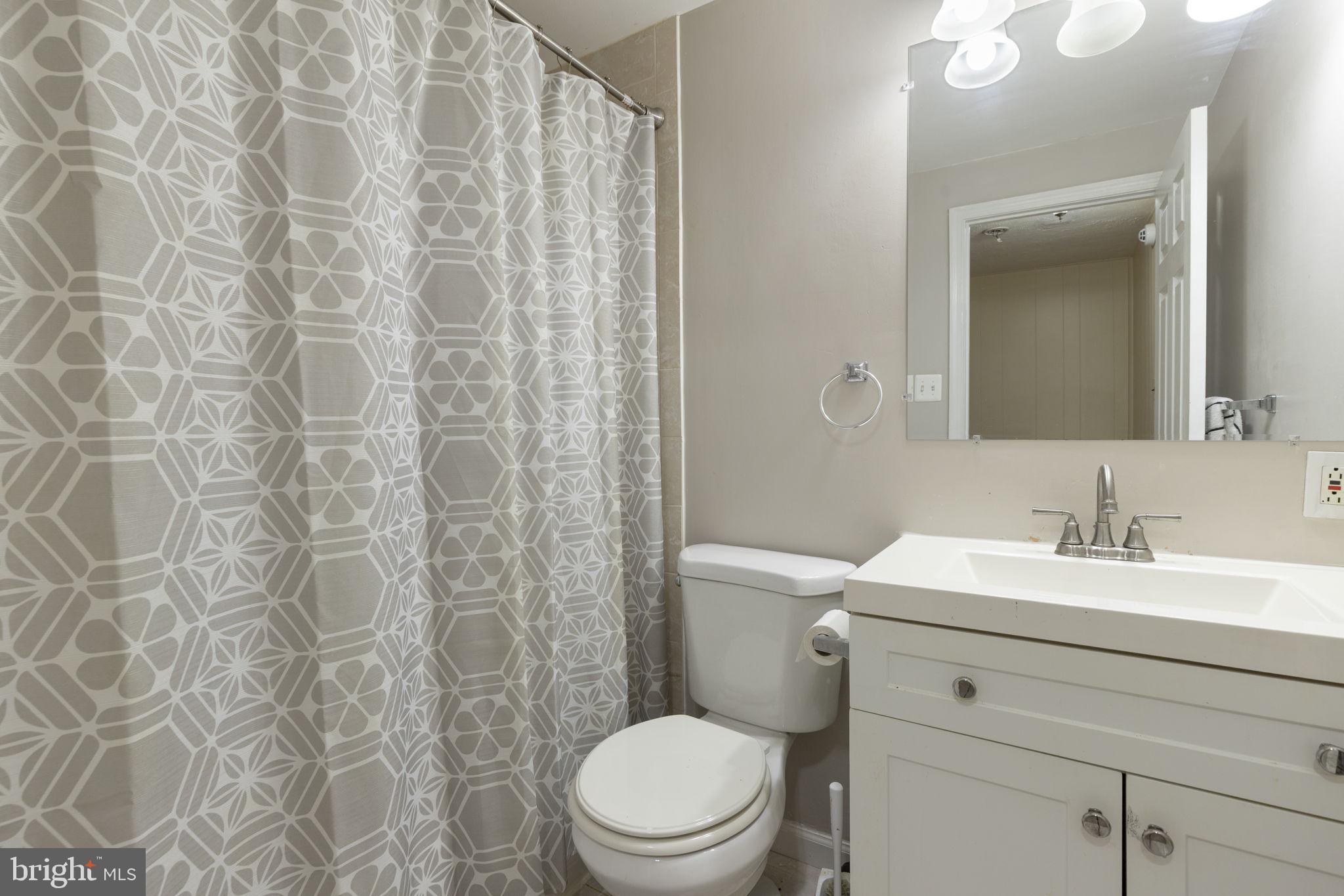 KINGS COURT - Residential