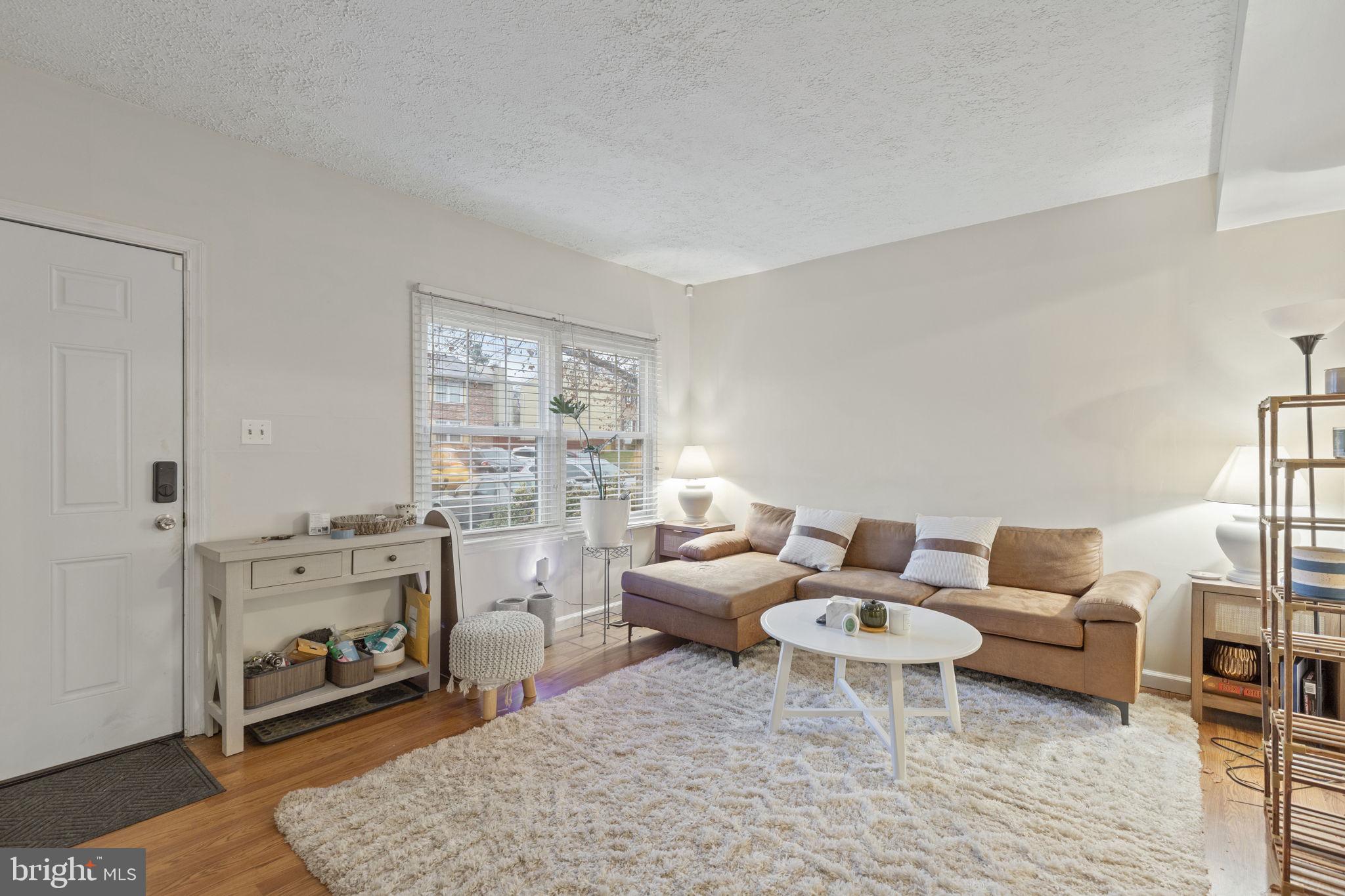 KINGS COURT - Residential