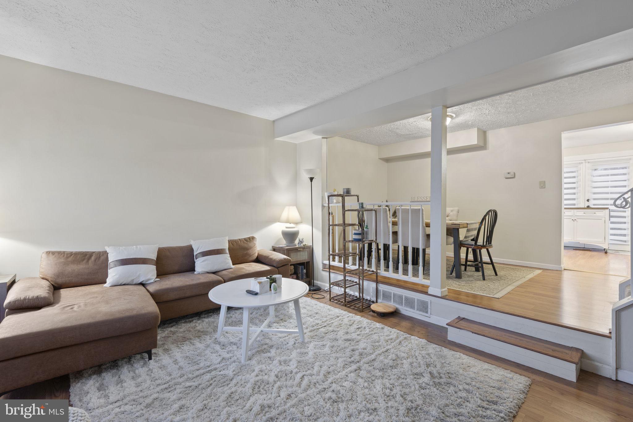 KINGS COURT - Residential