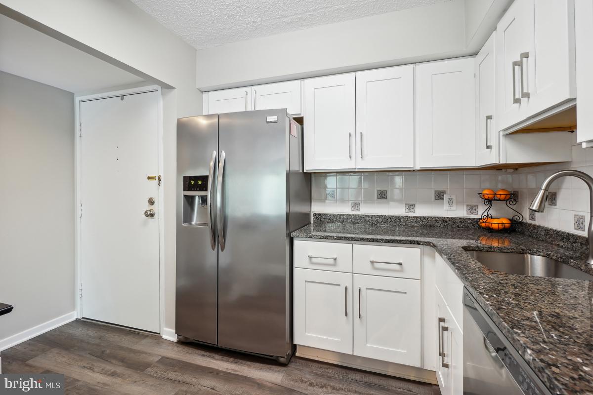 LEISURE WORLD - Residential