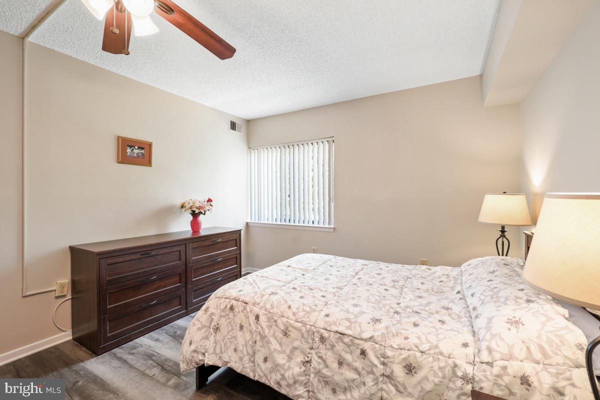 LEISURE WORLD - Residential