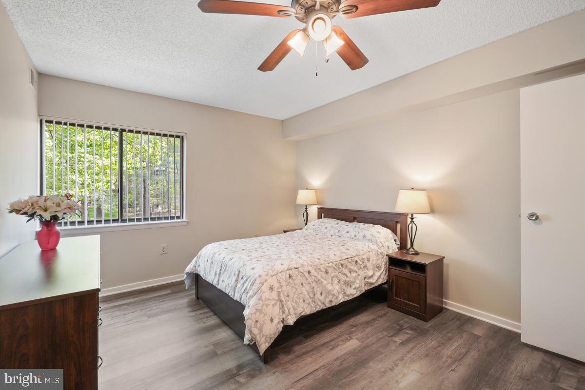 LEISURE WORLD - Residential