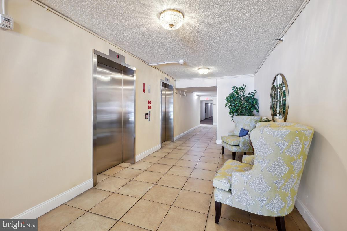 LEISURE WORLD - Residential