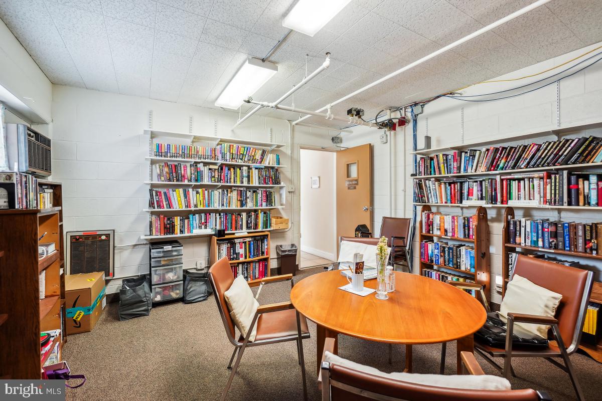 LEISURE WORLD - Residential