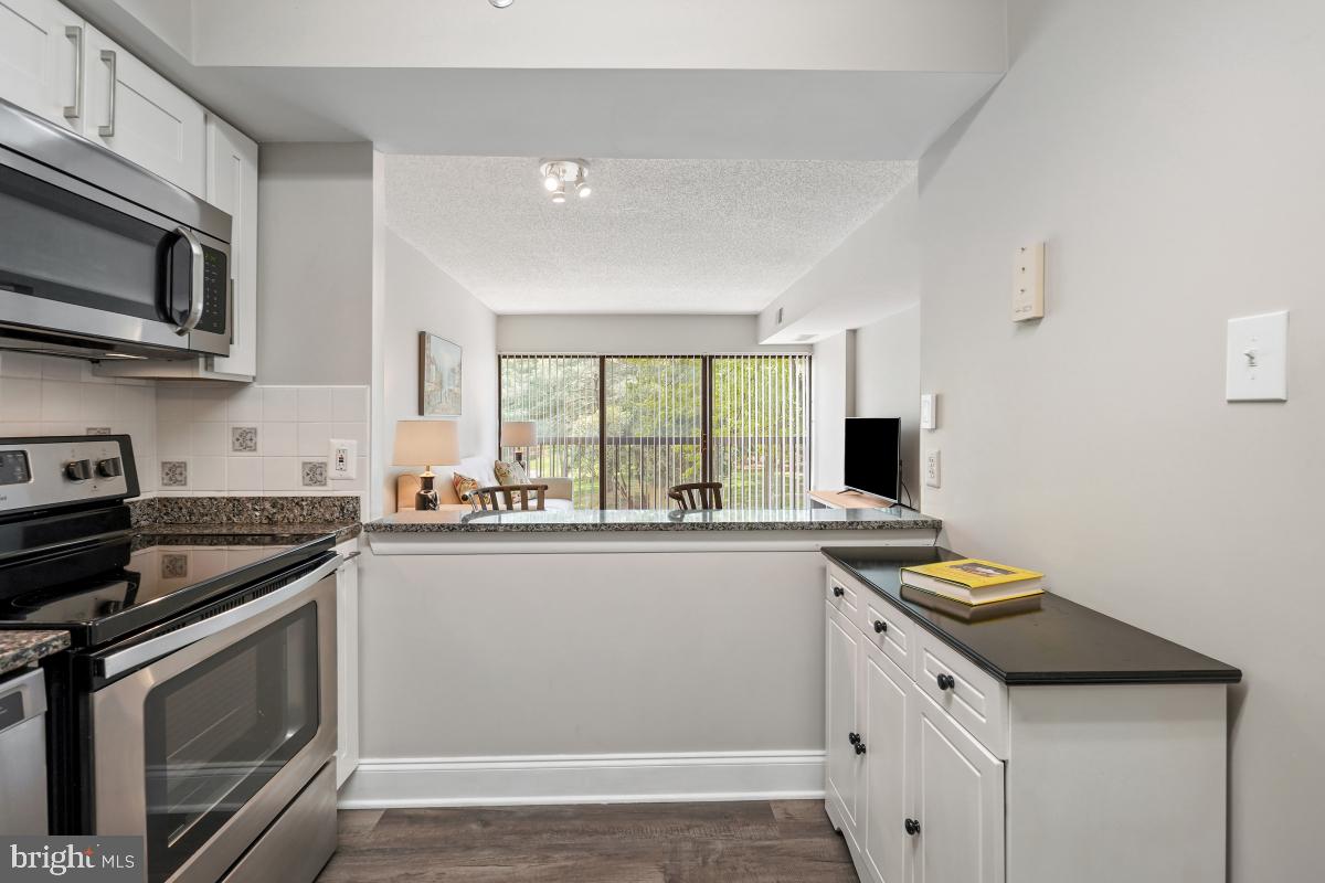 LEISURE WORLD - Residential