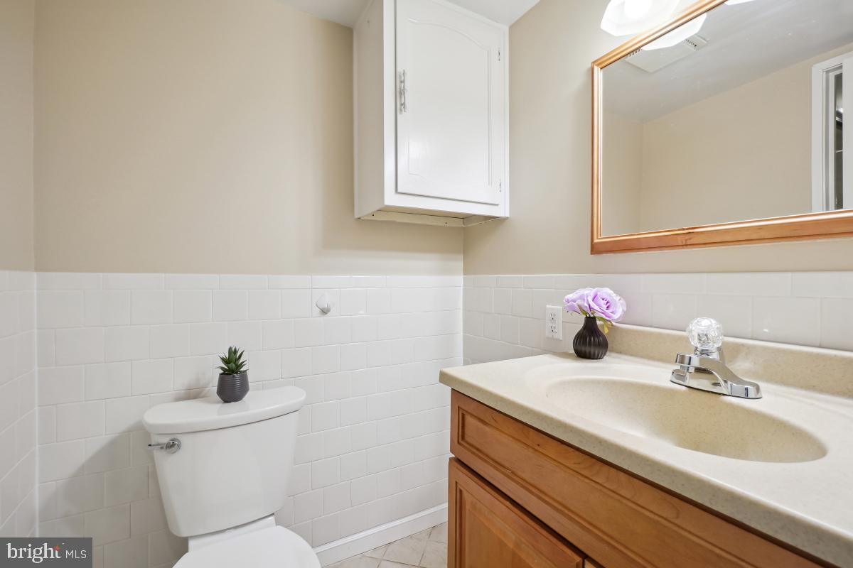 LEISURE WORLD - Residential