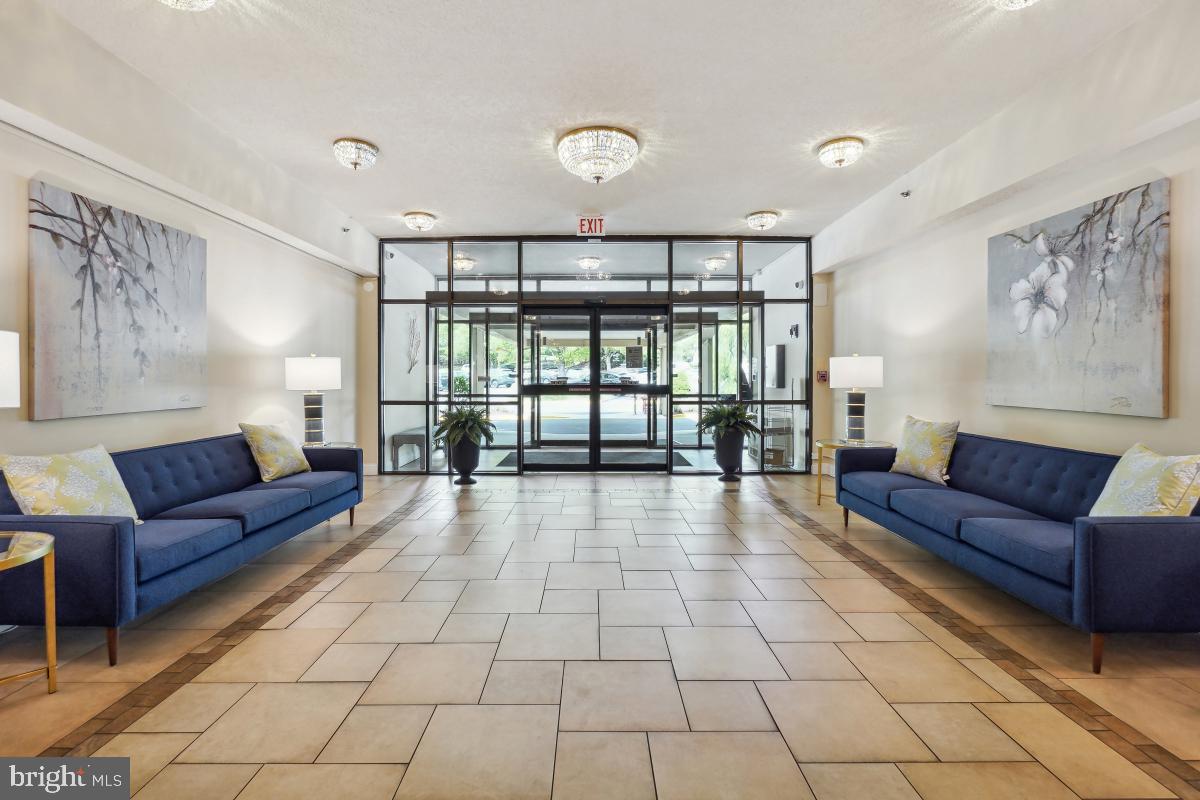 LEISURE WORLD - Residential