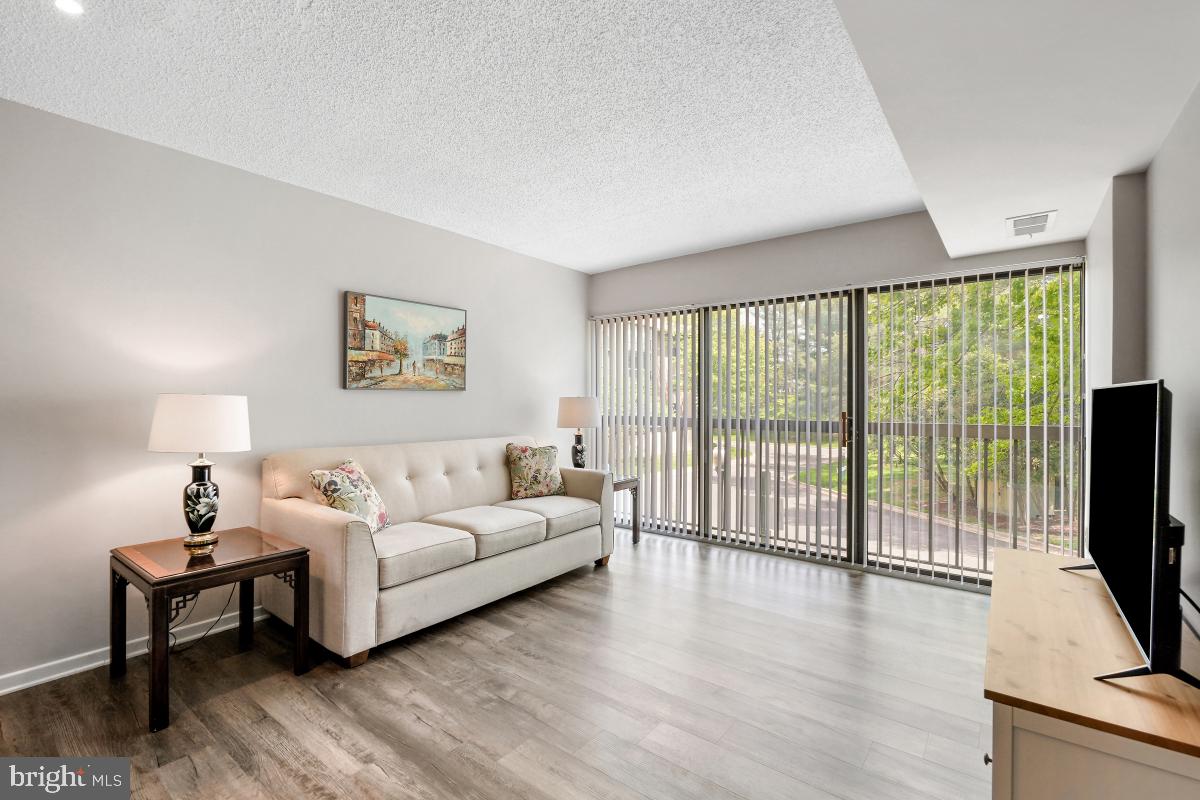 LEISURE WORLD - Residential