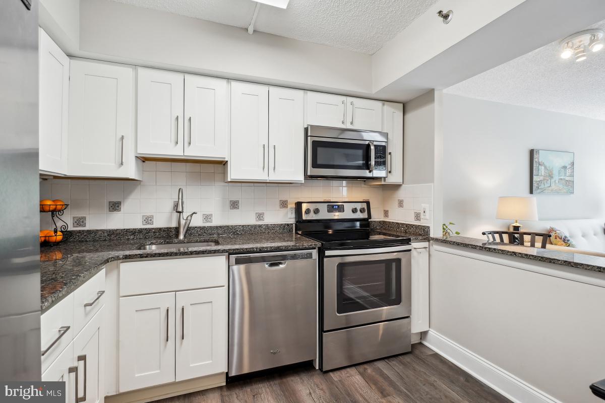 LEISURE WORLD - Residential