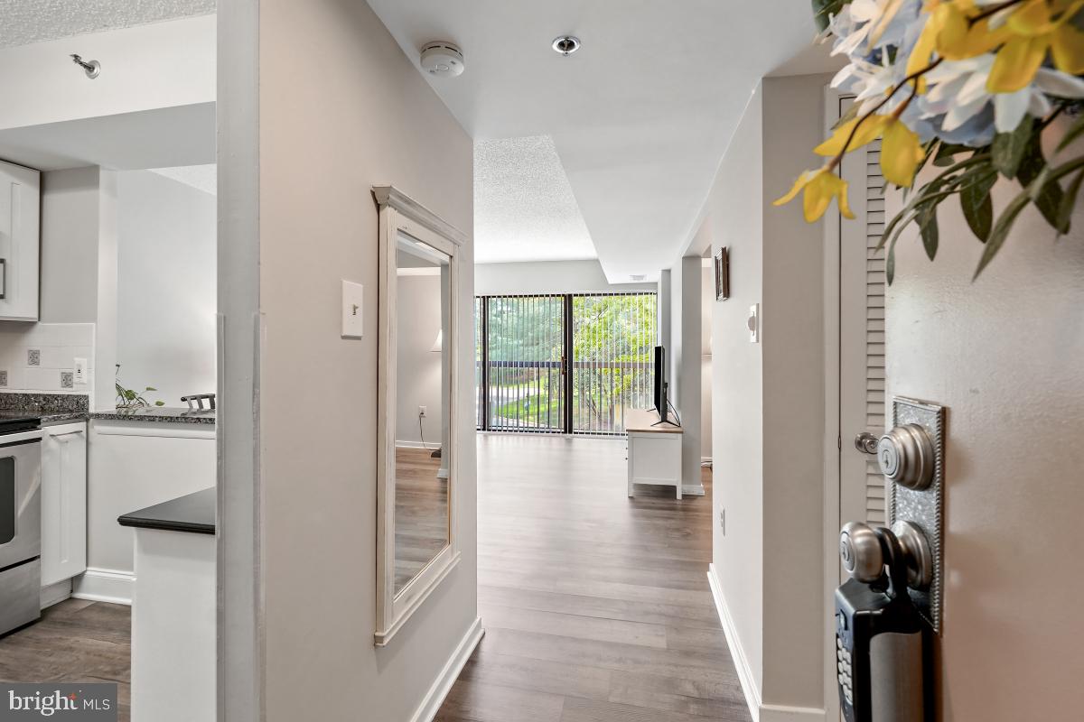 LEISURE WORLD - Residential