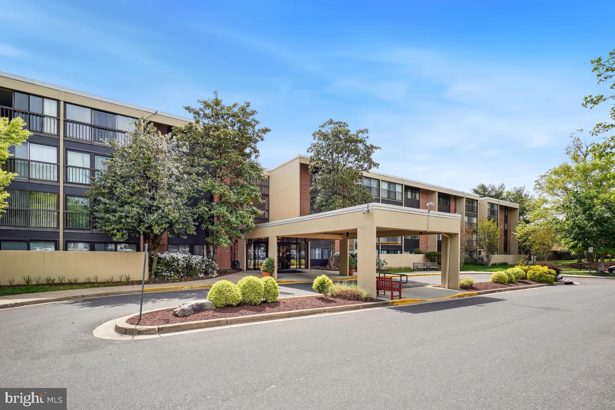 LEISURE WORLD - Residential