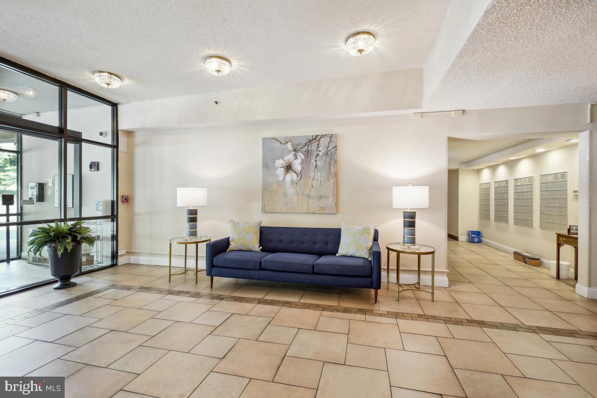 LEISURE WORLD - Residential