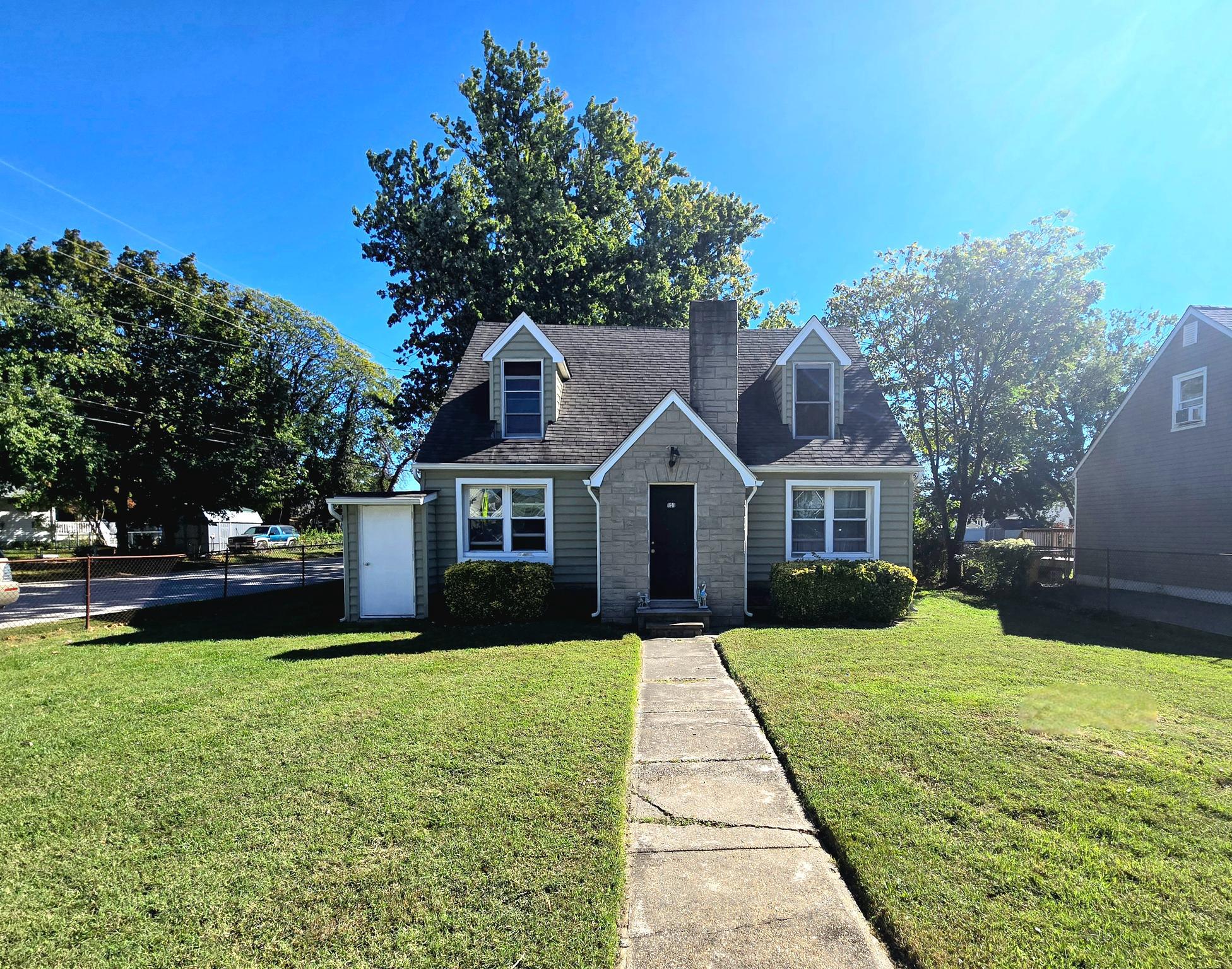 PASADENA - Residential Income