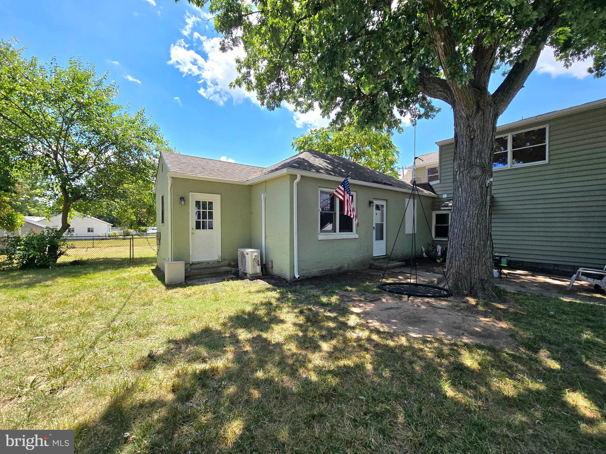 PASADENA - Residential Income
