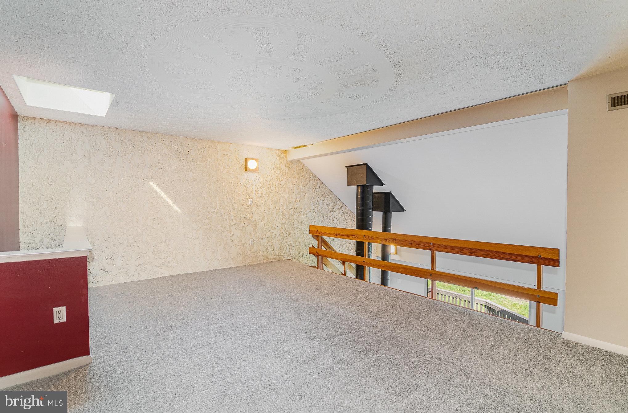 1073 LANCASTER BOULEVARD 14
