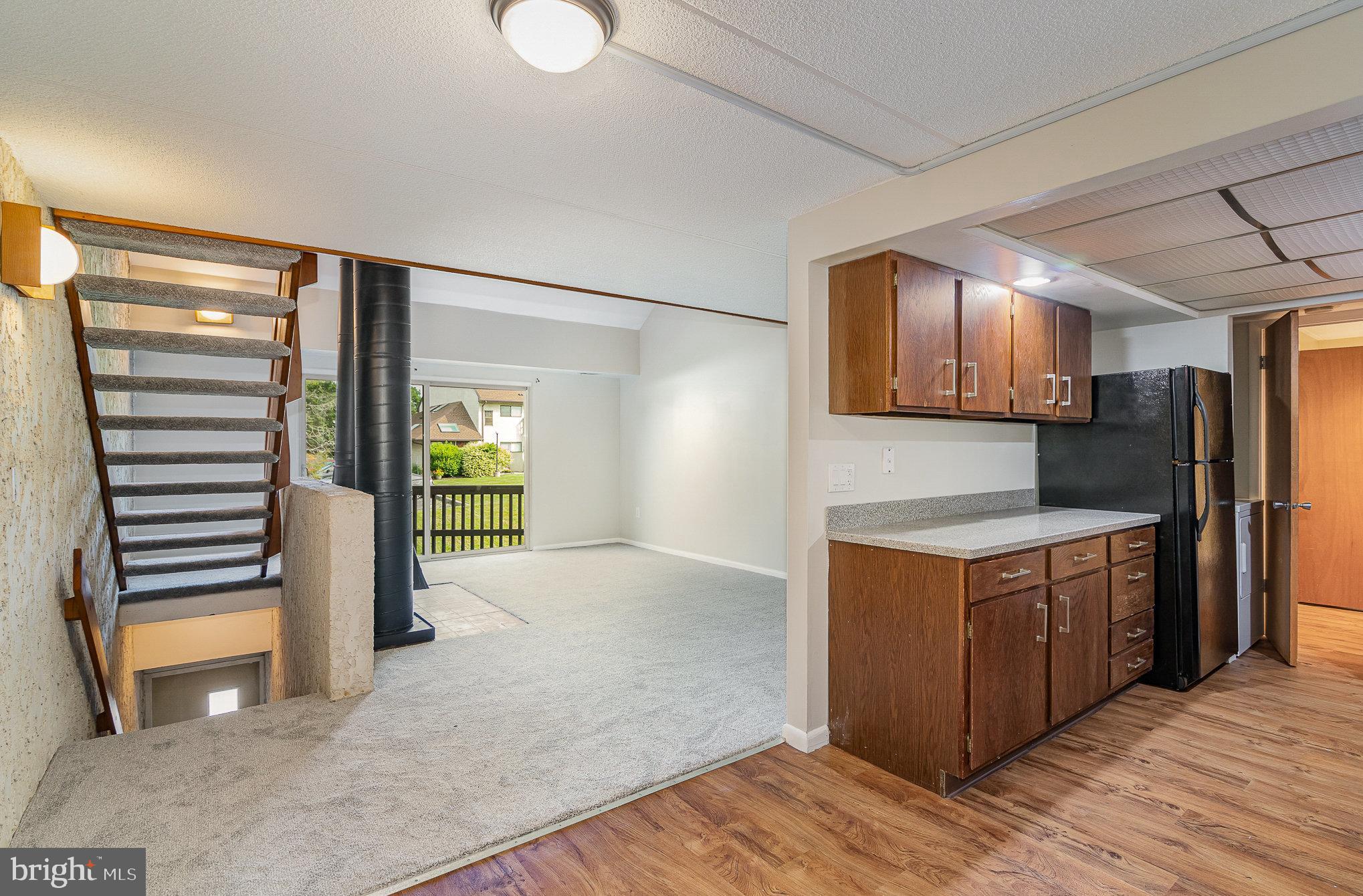 1073 LANCASTER BOULEVARD 14