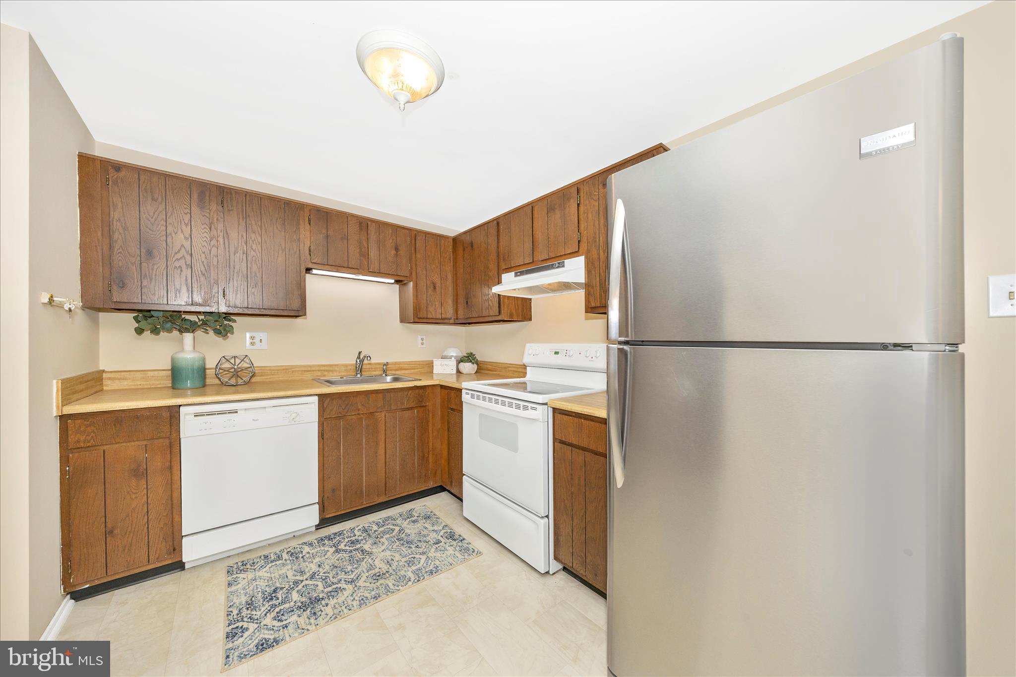 HILLCREST ORCHARDS - Residential