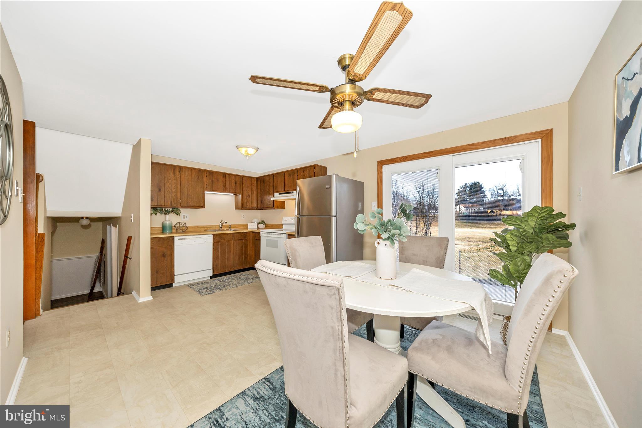 HILLCREST ORCHARDS - Residential