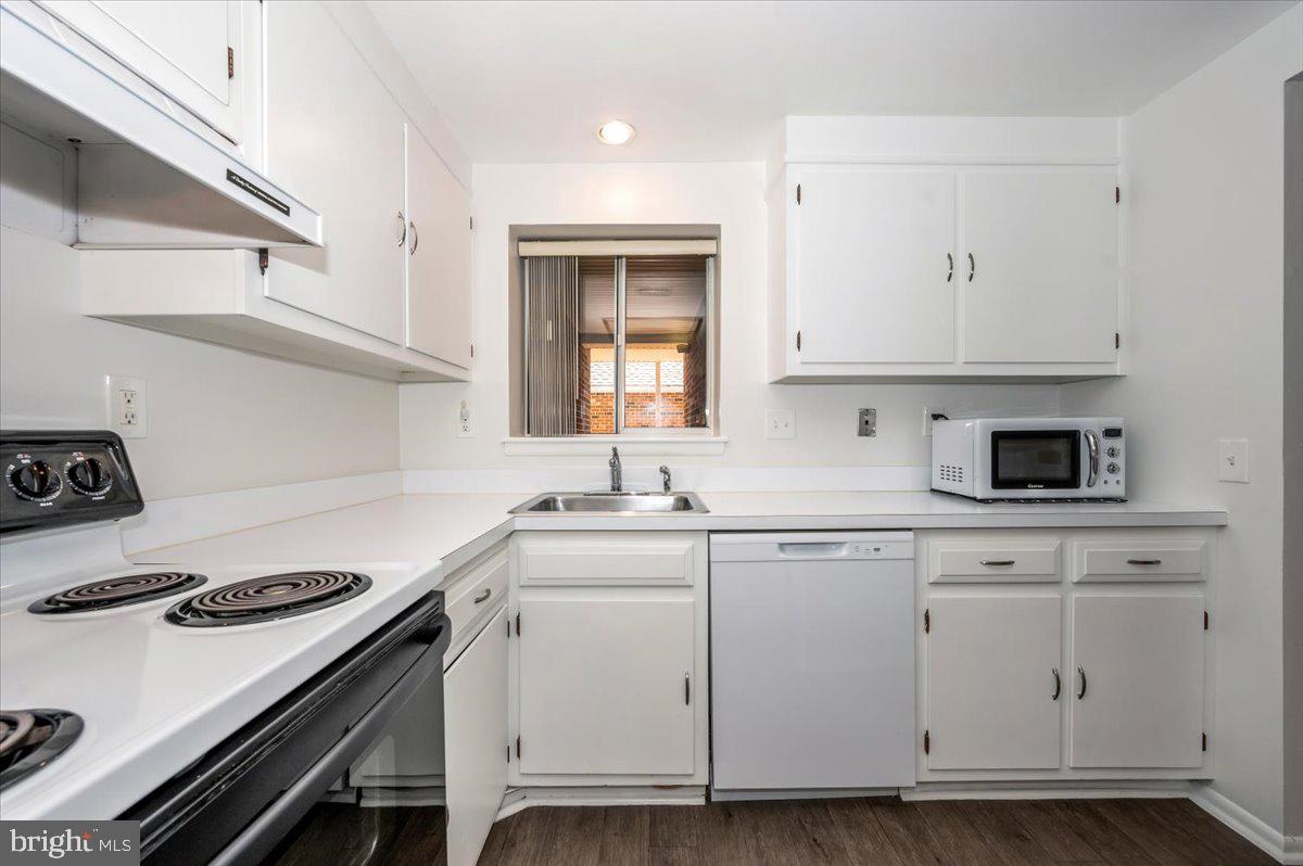 ROSSMOOR MUTUAL #14 - Residential