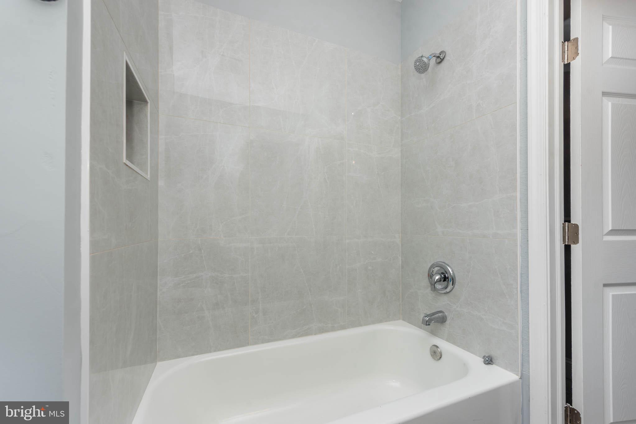 MONDAWMIN - Residential