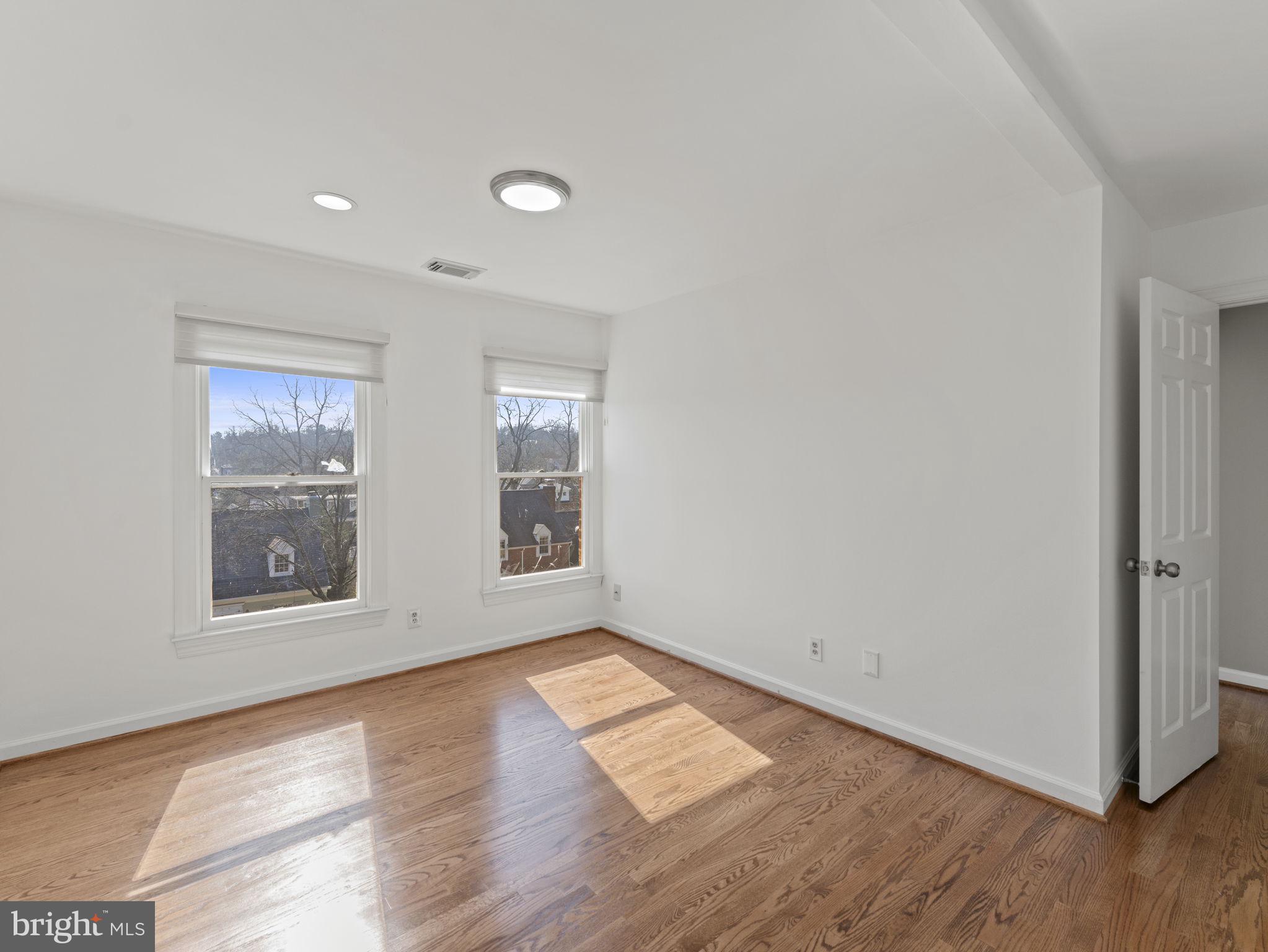 BRADDOCK HEIGHTS - Residential