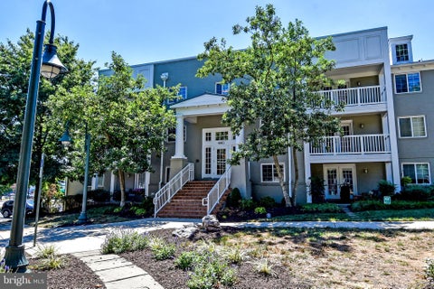 Photo of 4061 S Four Mile Run Drive #304, ARLINGTON, VA 22204 (MLS # VAAR2078968)