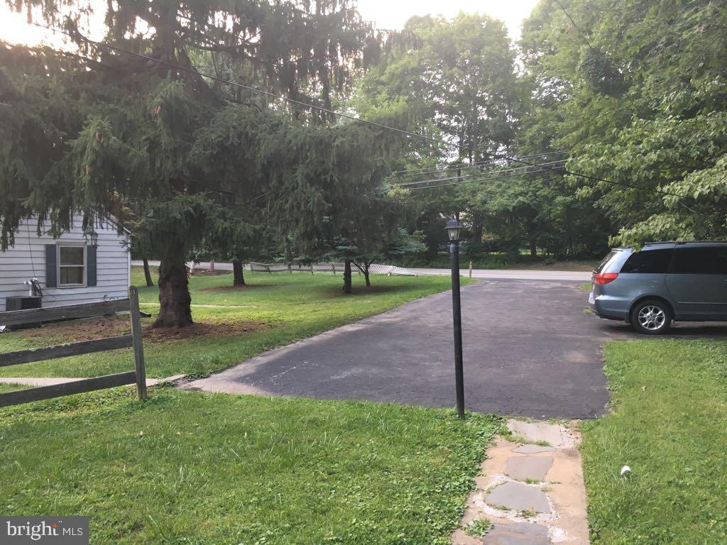 130 W CONESTOGA ROAD