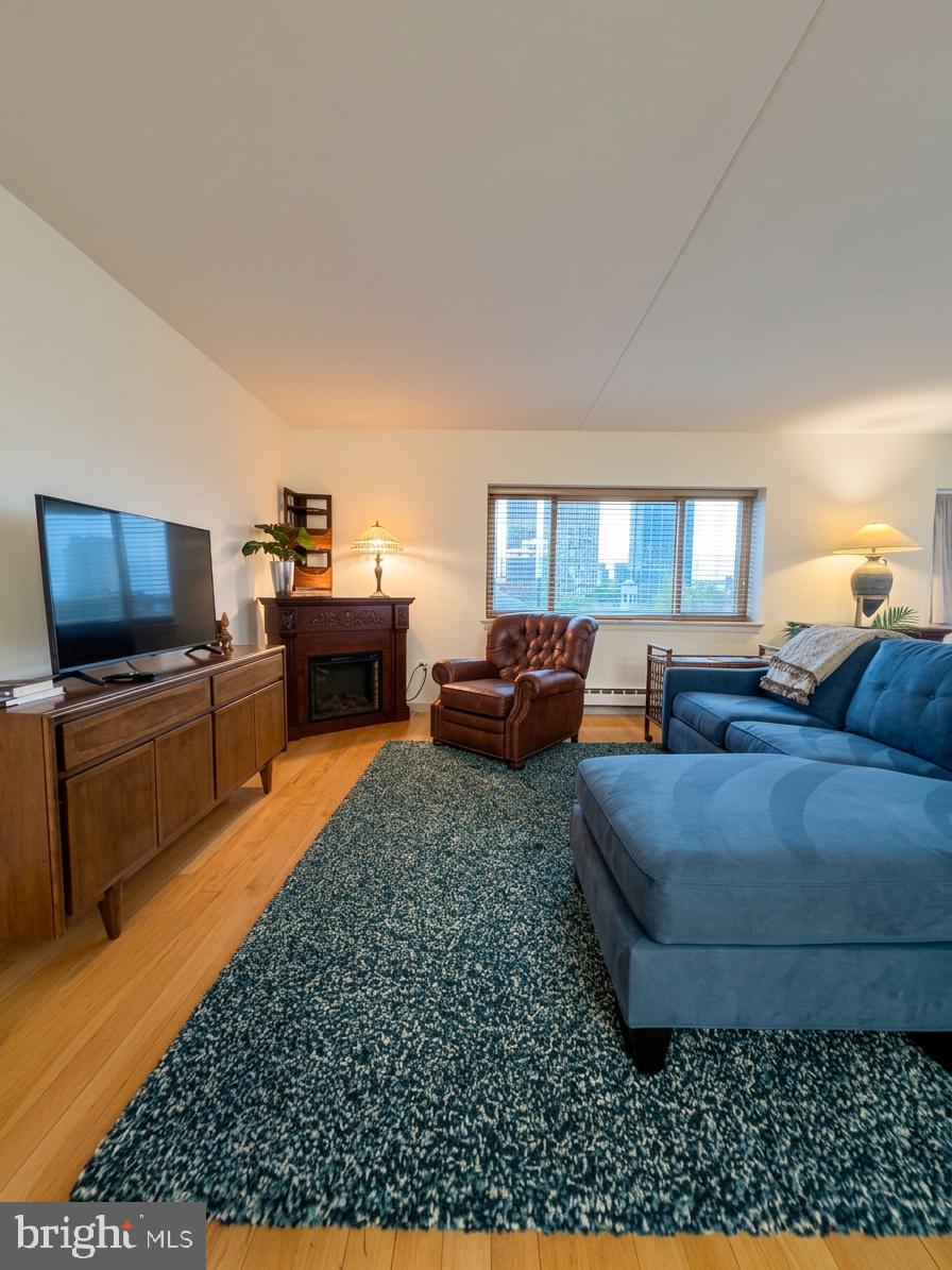 200 LOMBARD STREET 608