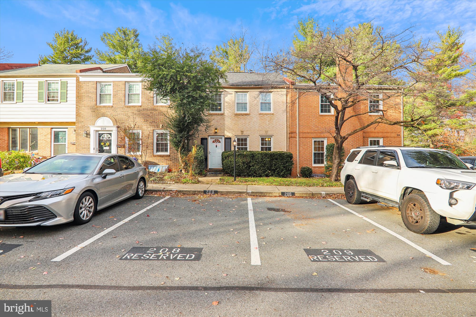 SHADY GROVE VILLAGE - Residential Lease