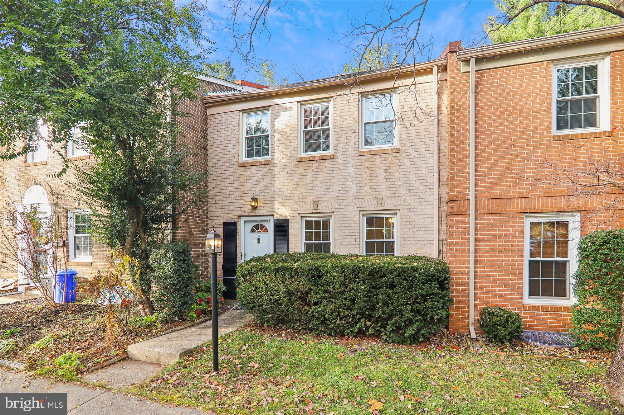 SHADY GROVE VILLAGE - Residential Lease