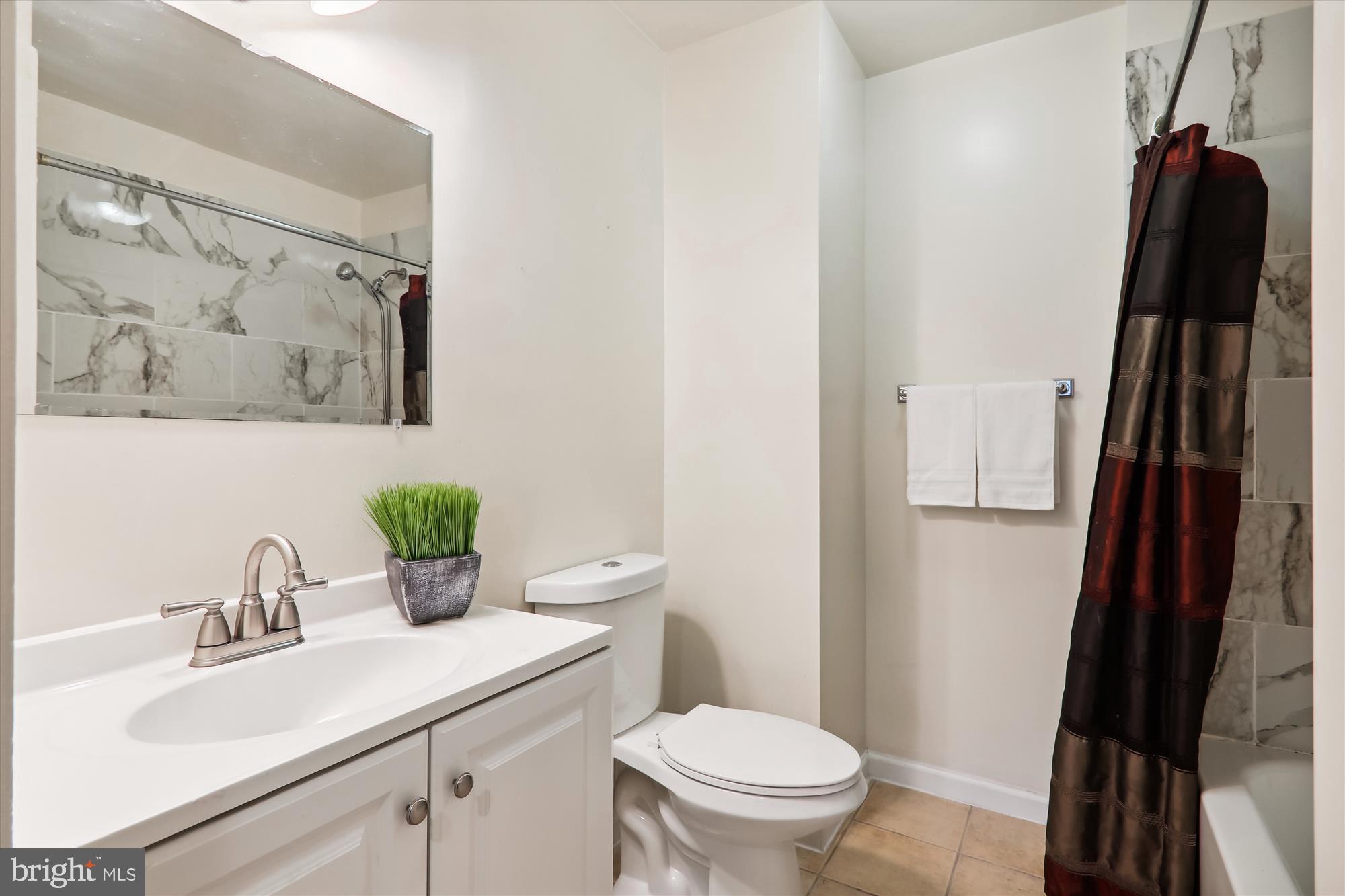 SHADY GROVE VILLAGE - Residential Lease