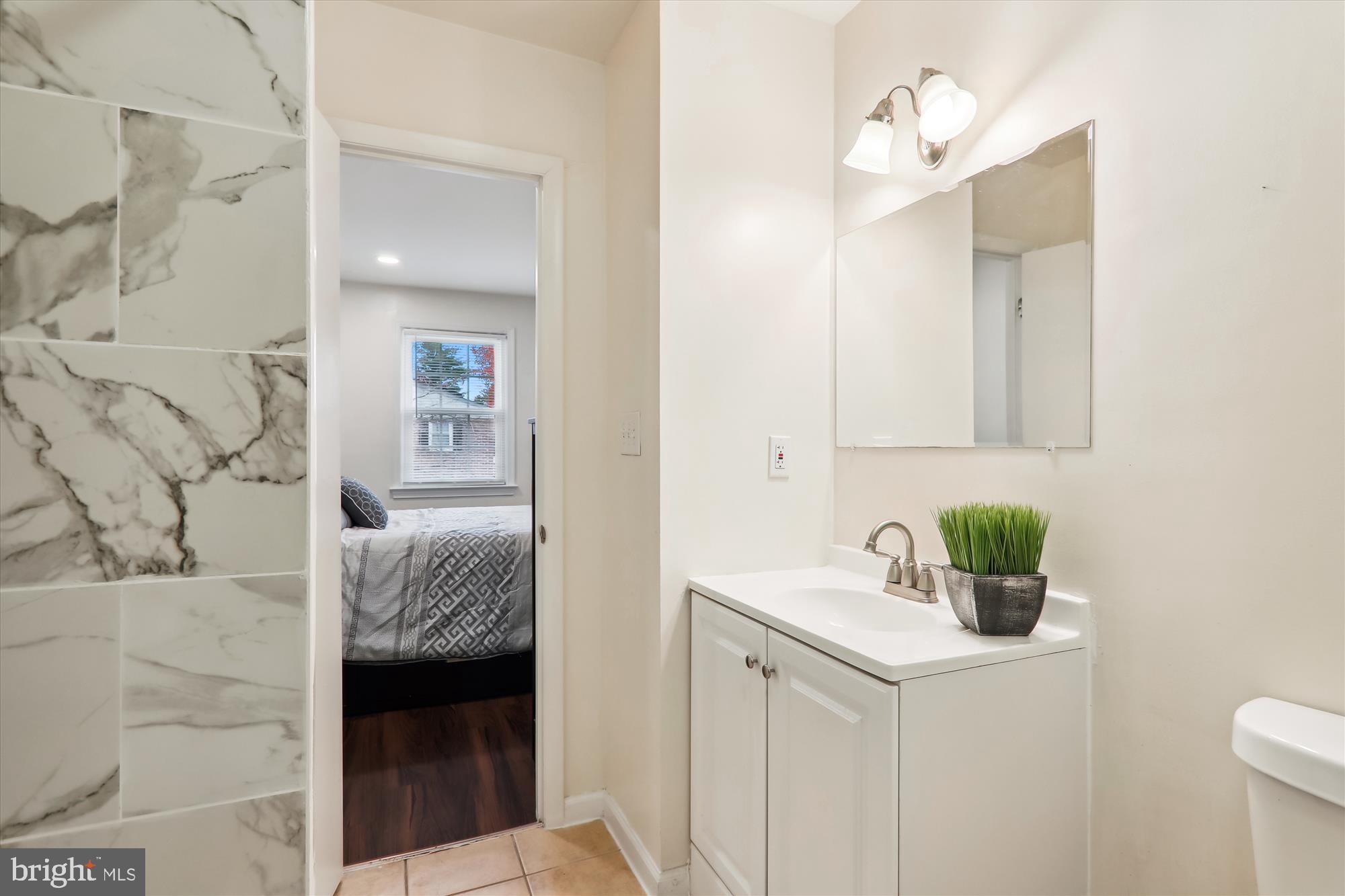 SHADY GROVE VILLAGE - Residential Lease