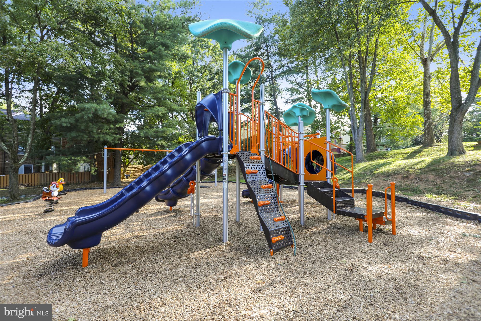 SHADY GROVE VILLAGE - Residential Lease