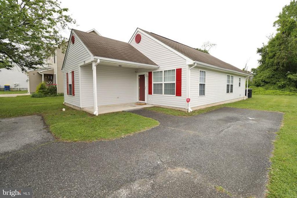 Photo of 735 W North Street, DOVER, DE 19904 (MLS # DEKT2038066)