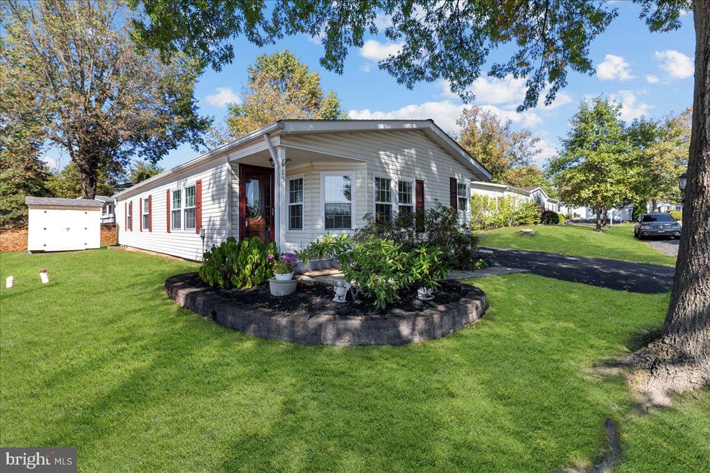 Photo of 15 Asheton Lane, SOUDERTON, PA 18964 (MLS # PAMC2156754)