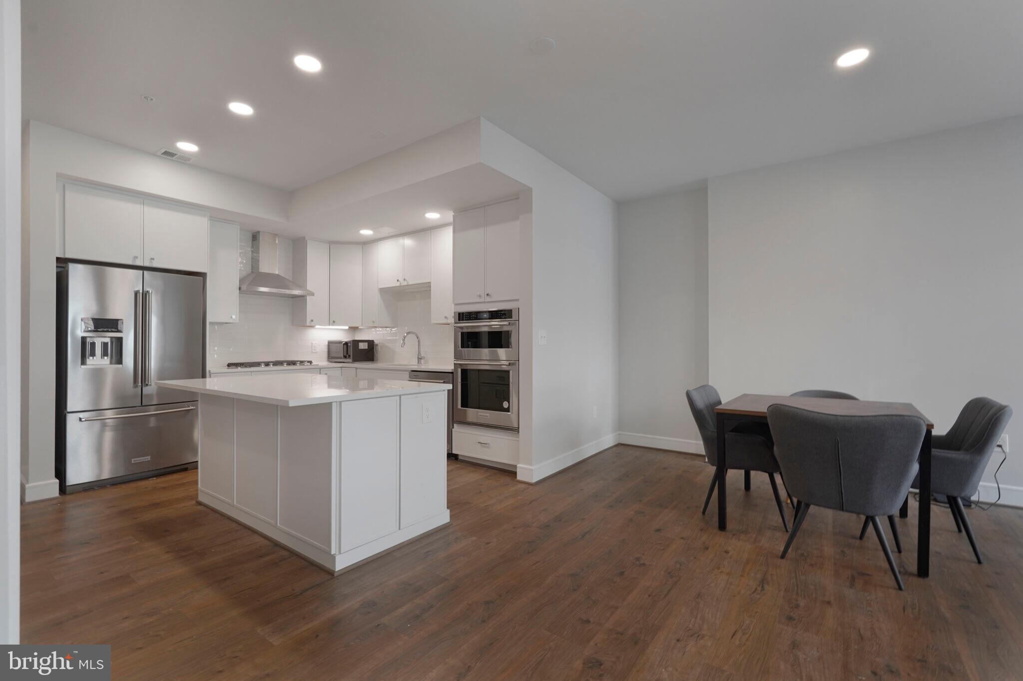 635 SLATERS LANE 109
