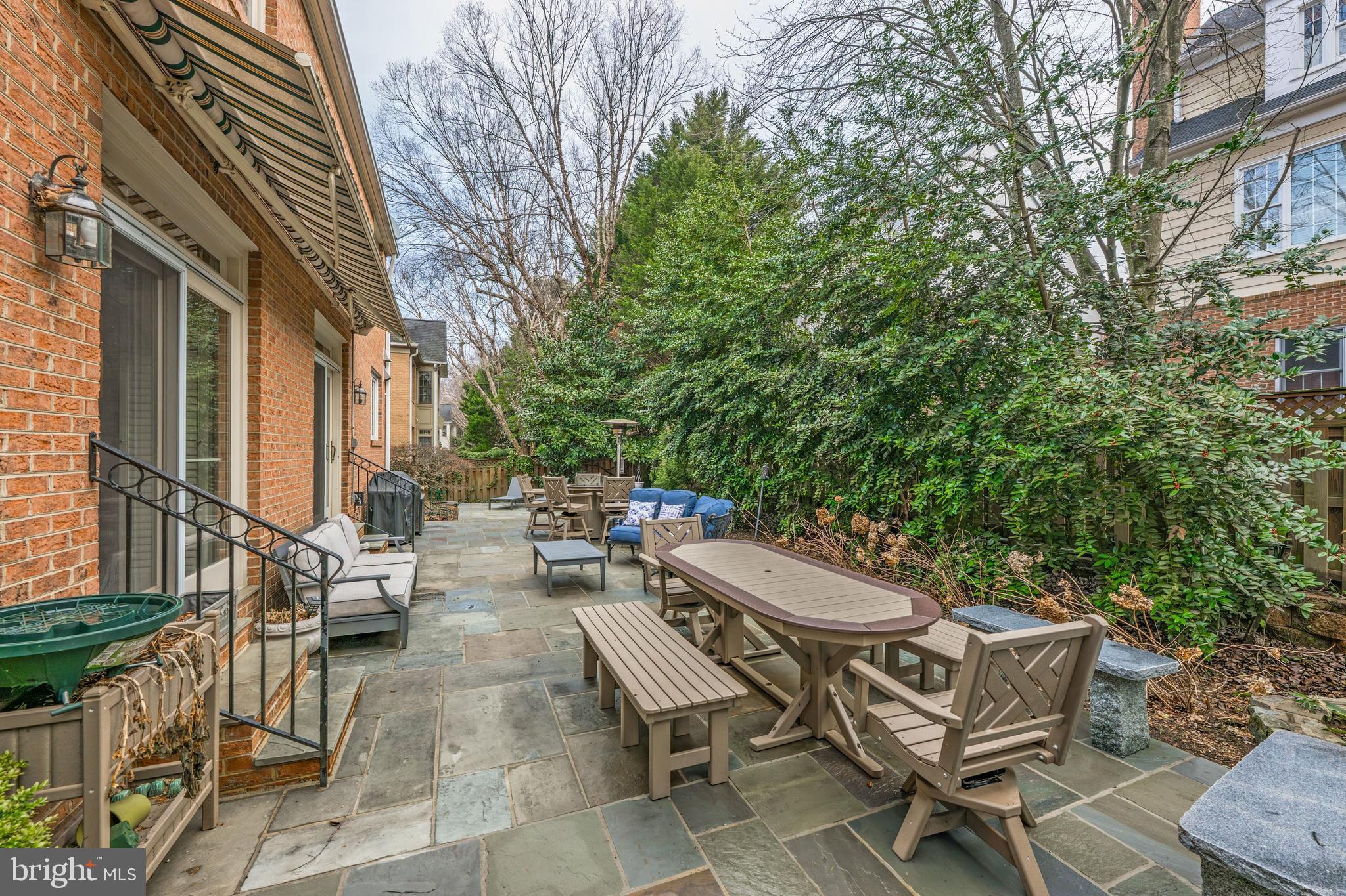 SPRING VALLEY - Residential