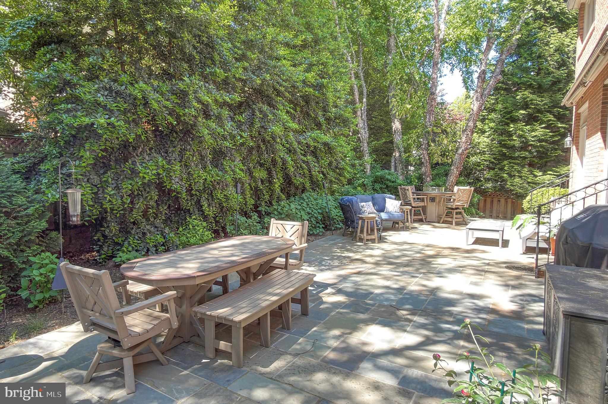 SPRING VALLEY - Residential