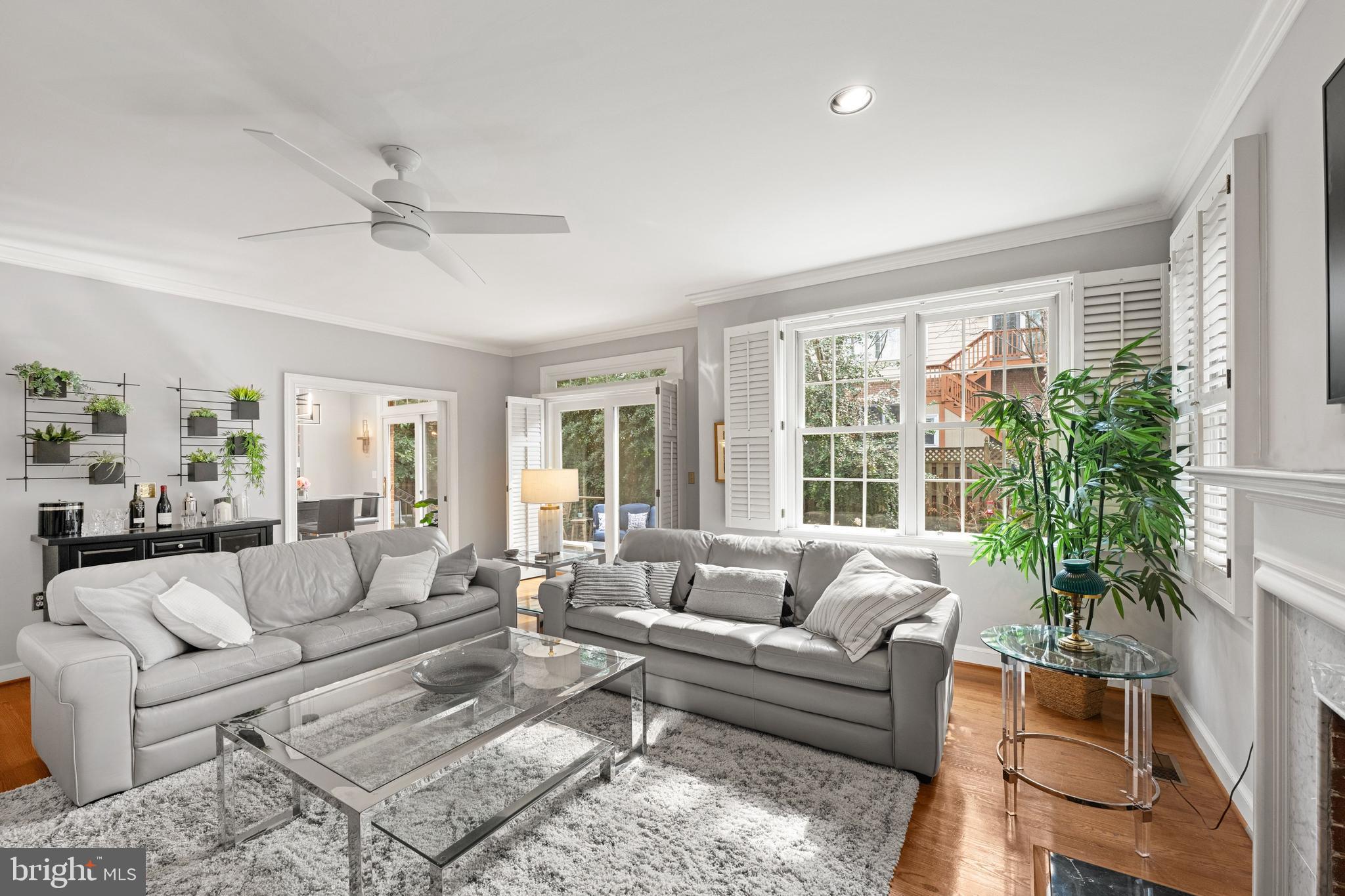 SPRING VALLEY - Residential
