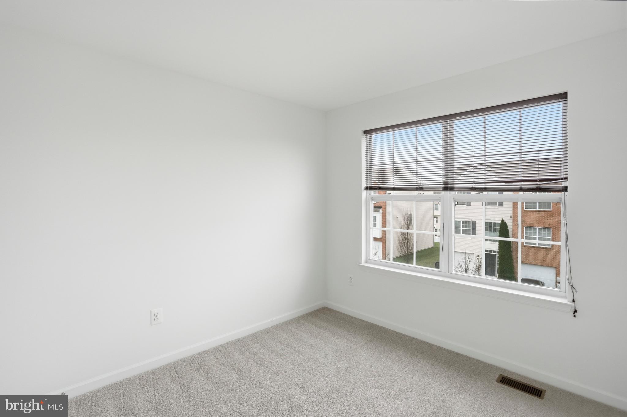 CARRIAGE HILLS TOWNHOUSE - Residential