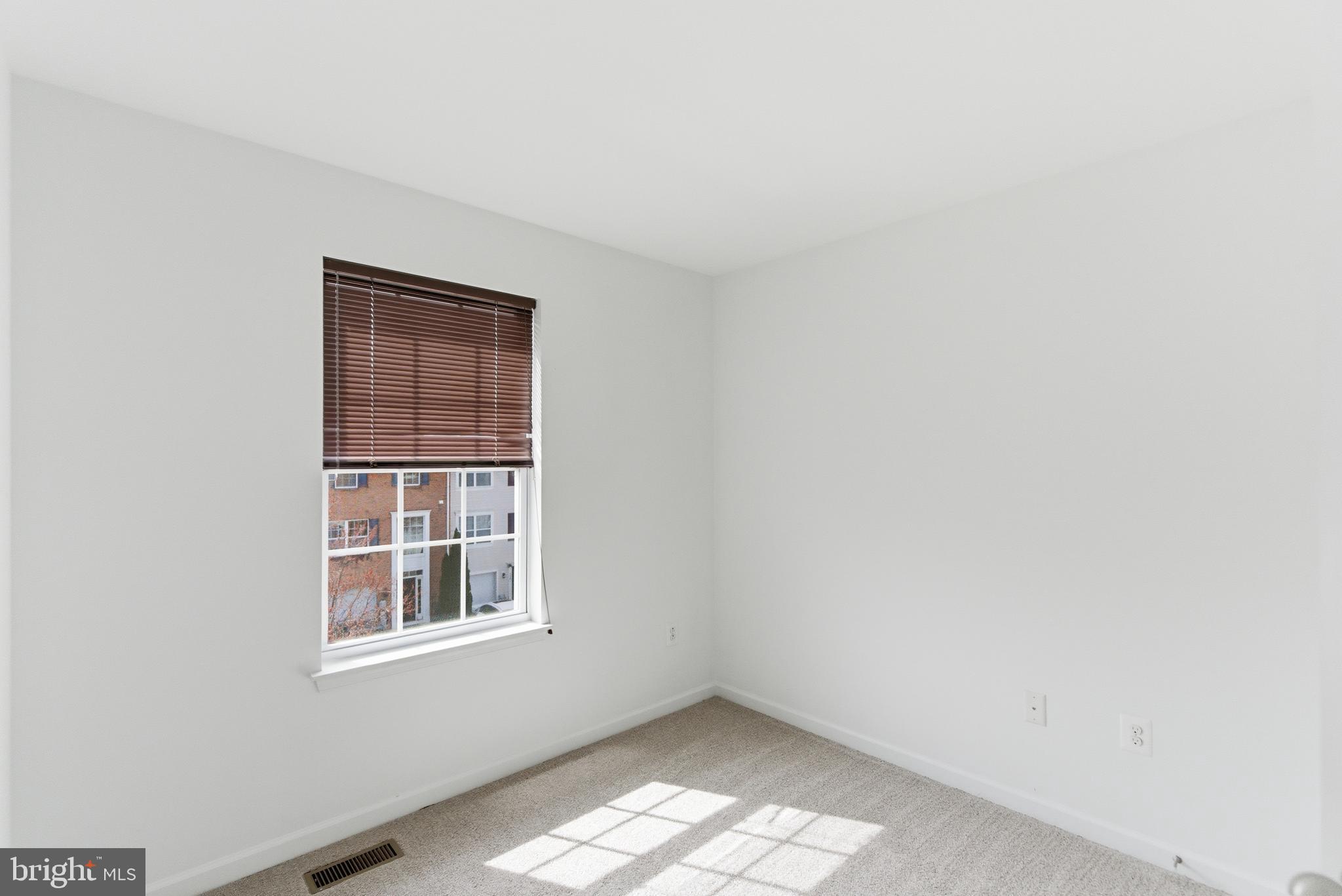 CARRIAGE HILLS TOWNHOUSE - Residential