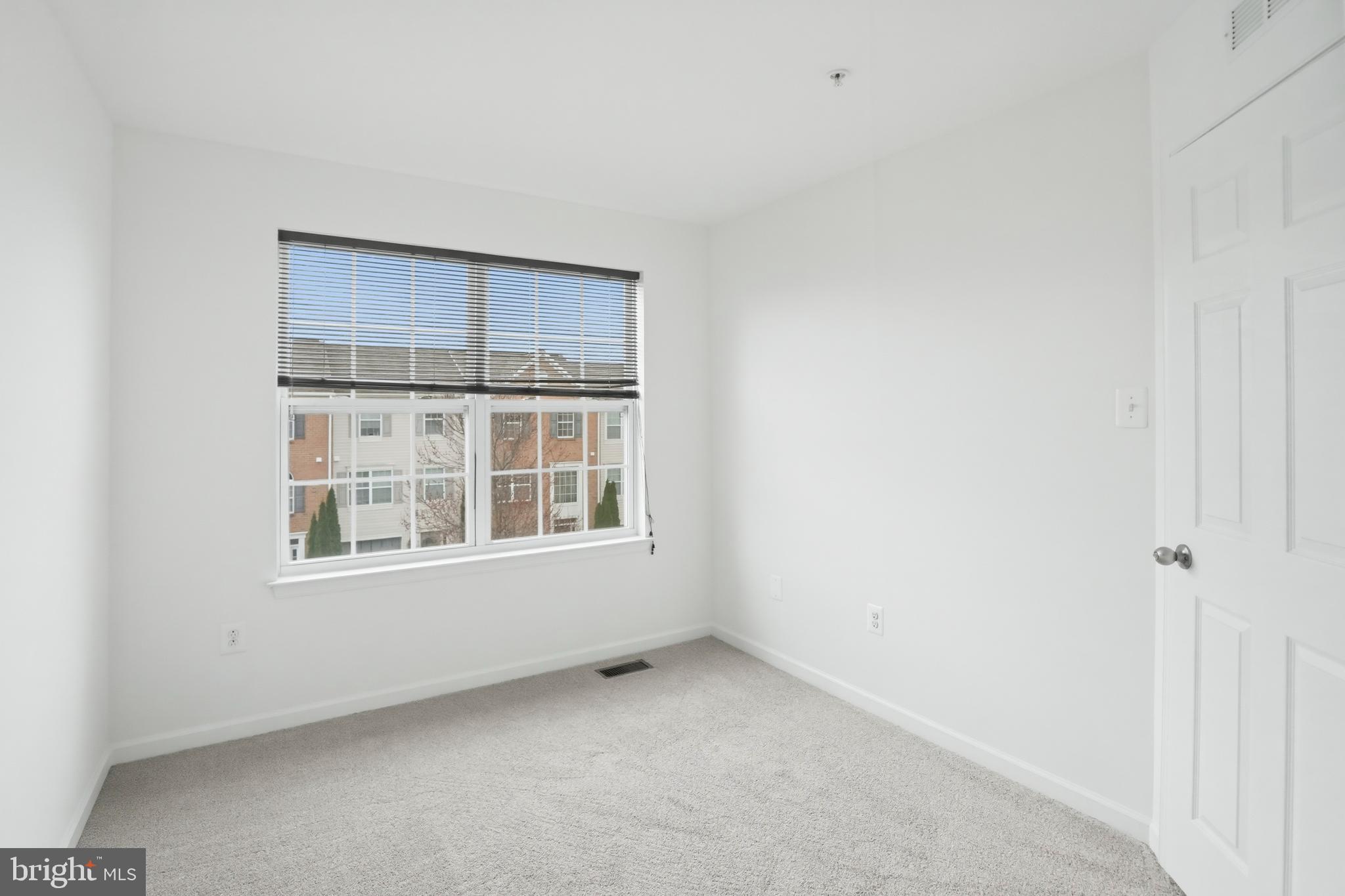 CARRIAGE HILLS TOWNHOUSE - Residential