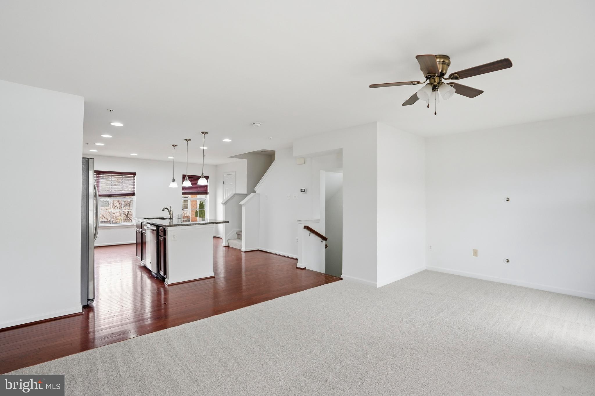 CARRIAGE HILLS TOWNHOUSE - Residential