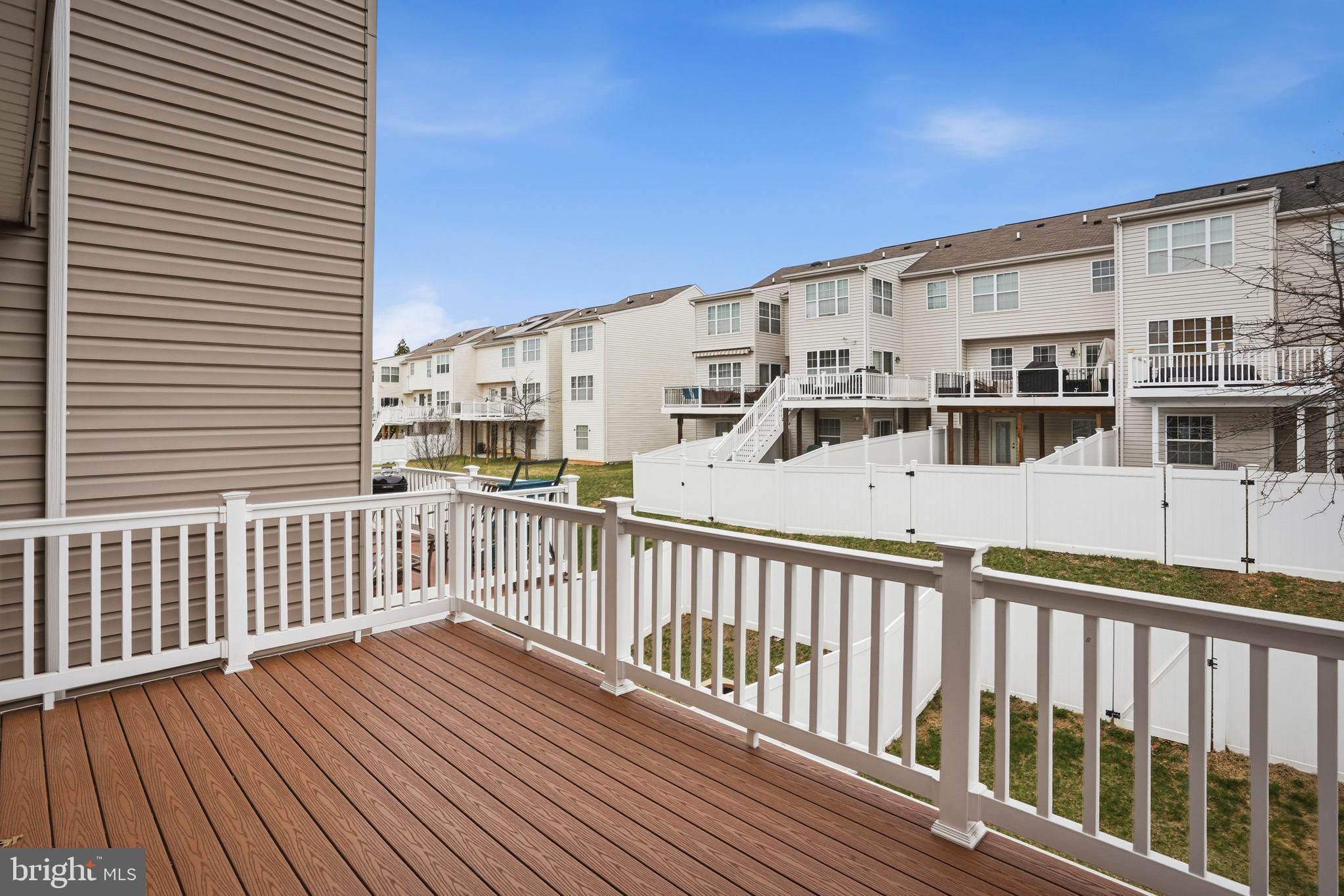 CARRIAGE HILLS TOWNHOUSE - Residential